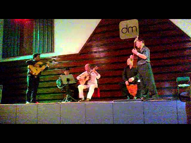 Смотреть «"Estrella de Amor"- Víctor Reyes, Carlos Cóndor, Alberto Urquizo.» на YouTube