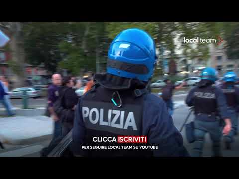 Milano, No Green Pass in piazza: momenti di tensione