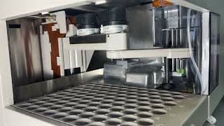 Hewlett Packard HP 1100 Series G1313A Autosampler - Calibrating