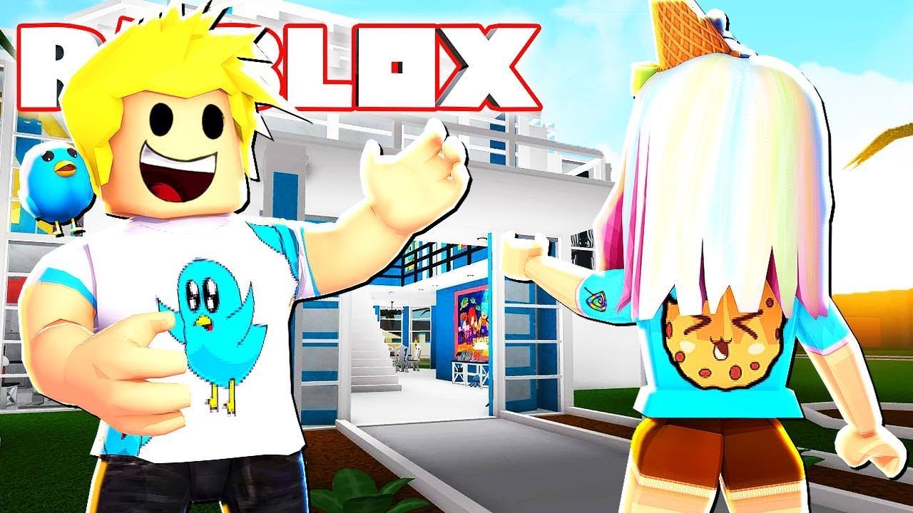 Cookieswirlc Visits The Taco Crew Mansion Roblox Bloxburg Role Play Youtube - cookie swirl c roblox gamer chad