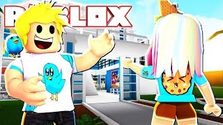 CookieSwirlC Visits the Taco Crew Mansion! Roblox Bloxburg Role-play