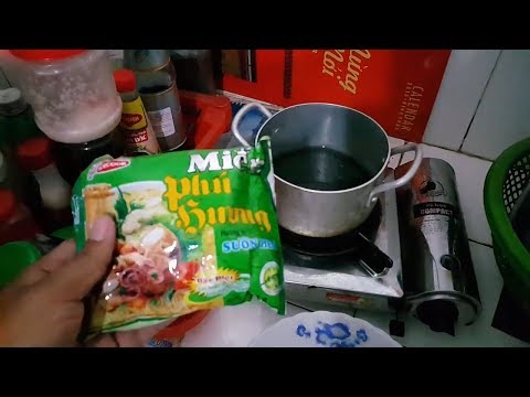 Làm món miến Phú Hương cùng hột gà vườn ăn tối