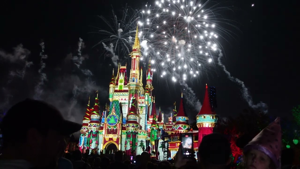 Xmas Fireworks During Mickey's Very Merry Christmas Party