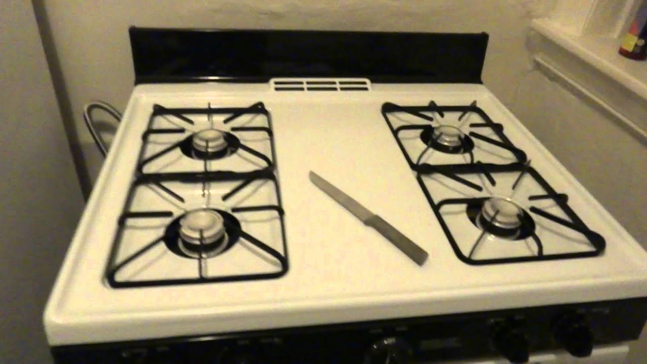 Hotel Tour: my friends apartment with some urban exploring