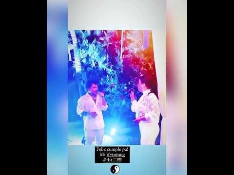 Christian Nodal canta con su mamá