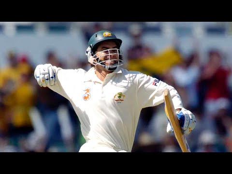 From the Vault: Langer plunders Pakistan for 191