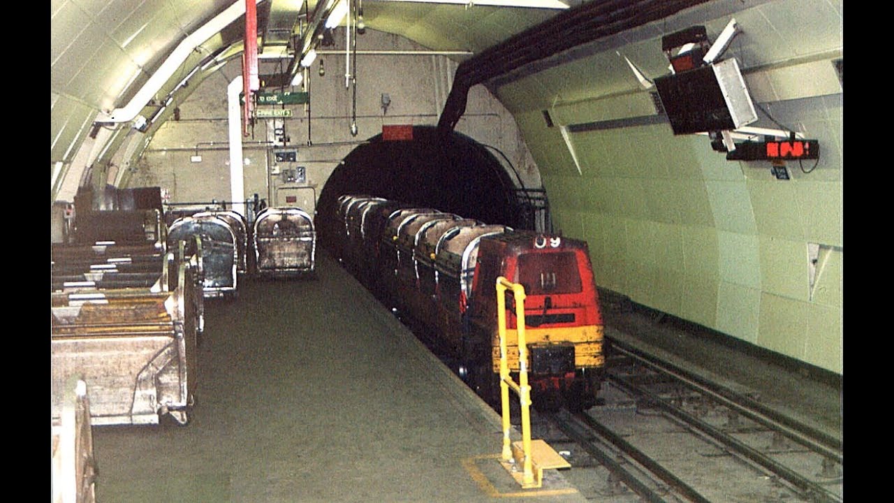 London's Post Office Railway Mail Rail June 1996 - YouTube