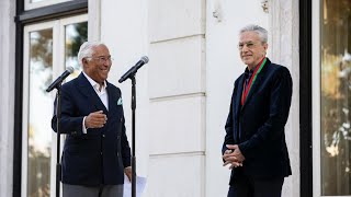 Entrega da Medalha de Mérito Cultural em nome do Governo Português a Caetano Veloso