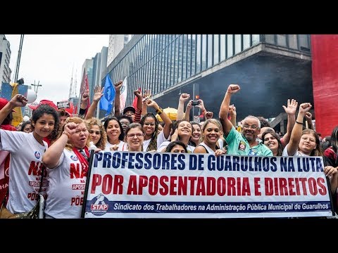 GUARULHOS - Educadores aderem à greve e protestam na Paulista