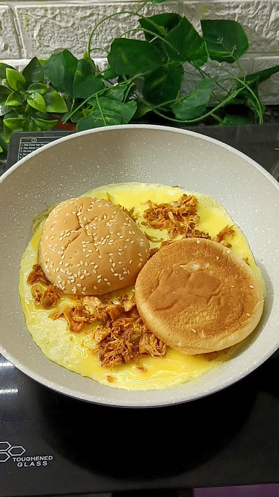 Egg Chicken Burger Recipe | Viral Tasty Food Reel 2025 #ytshorts