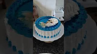Bolo Frozen Decorado Com Chantilly E Papel Arroz
