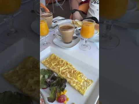 جولة صباحية في طنجة مع فطور مغربي تقليدي مع حرشة وبطبوط ومسمن