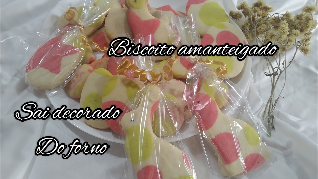 Biscoito amanteigado simples. Sai decorado do forno. De Solange Silva.