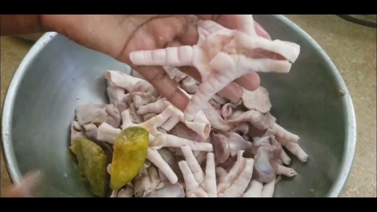 How to clean chicken feet 😋. koman pou netwaye pye Poul/Poulet/HETTY