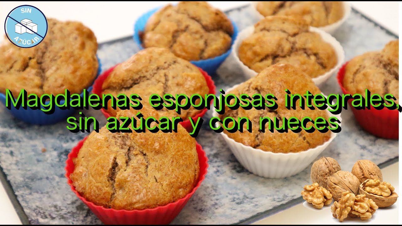 Reposteria saludable, muffins o magdalenas muy esponjosas integrales sin azúcar y con nueces