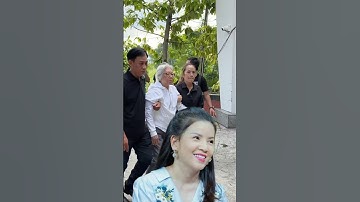 Mẹ Diễn Viên NSUT Ngọc Trinh Nghẹn Ngào Đi Không Nổi Khi Tiễn Con Gái Lần Cuối Tại Bình Hưng Hòa