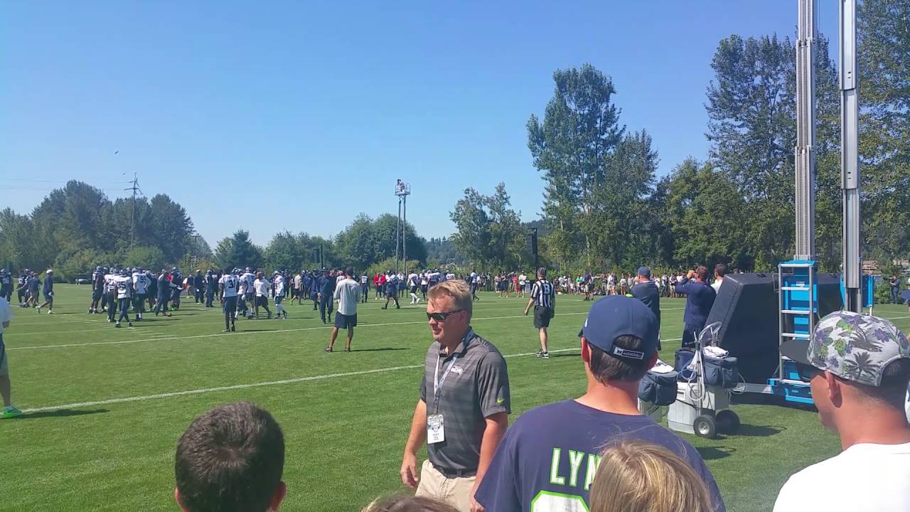 Michael Bennett and Germain Ifedi scuffle at training camp 8/4/2016