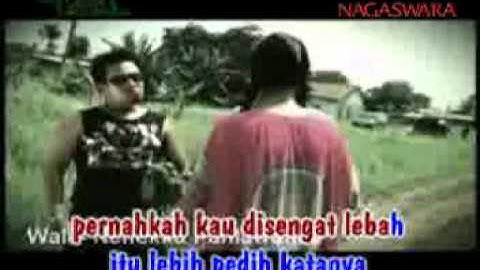 Wali Band - Nenekku Pahlawanku (Video Clip + Lyrics)