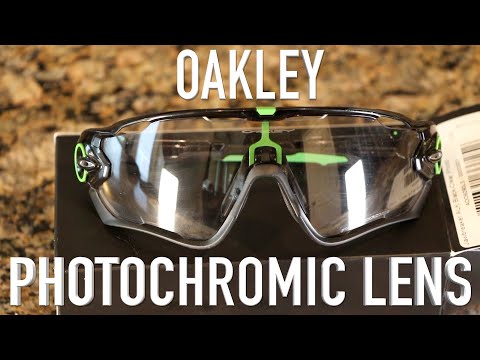 Oakley Jawbreaker Photochromic - Adaptive Light Lens -