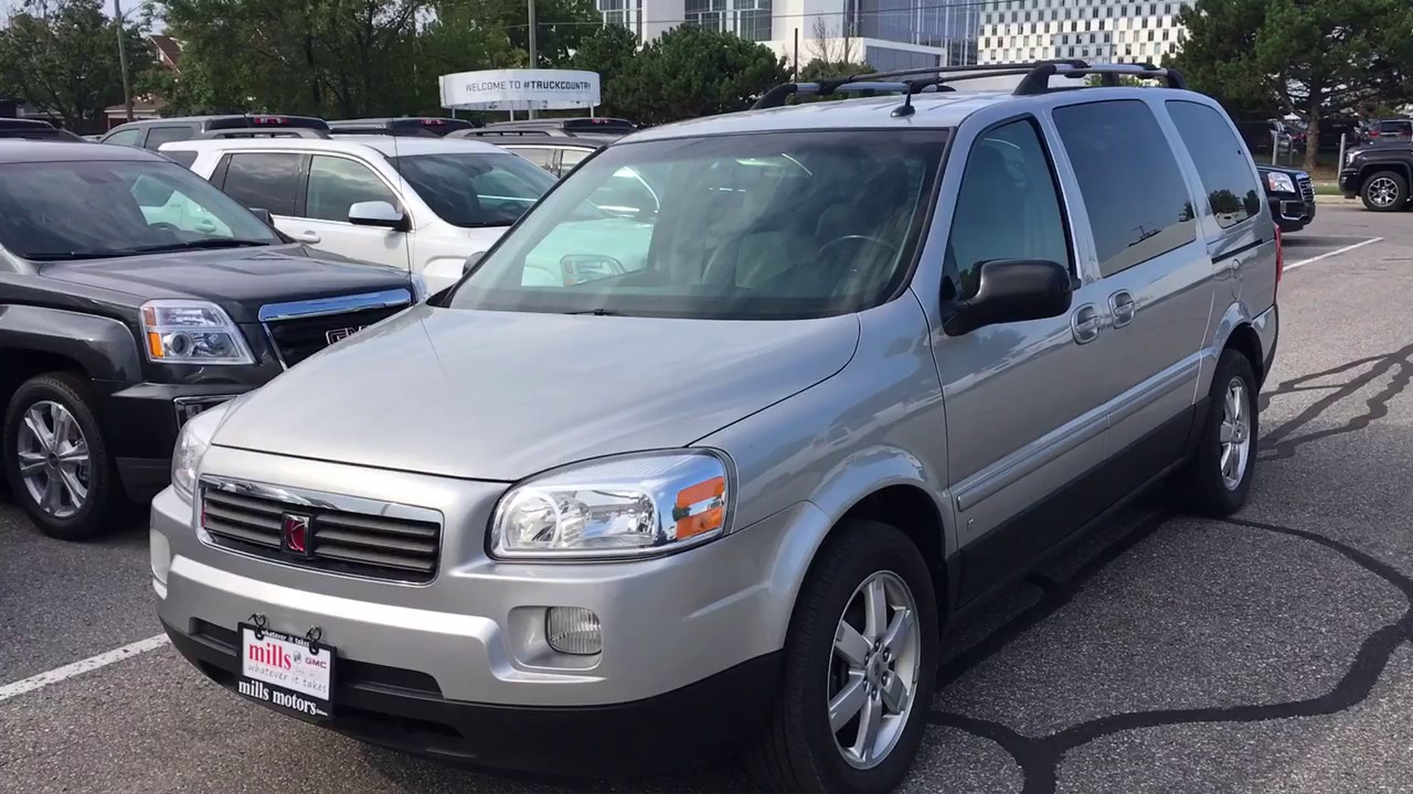 2005 saturn minivan