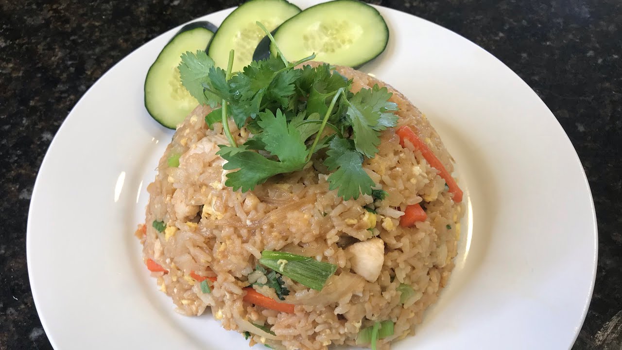 Thai chicken FRIED RICE! BIG SHTICKS!!