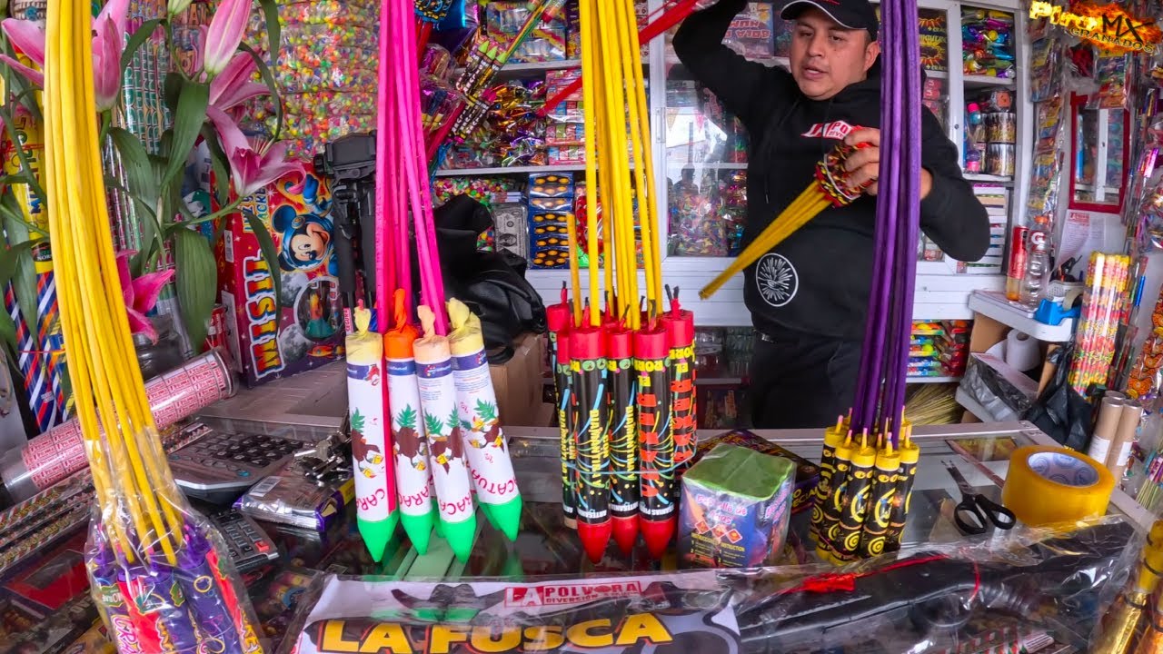 COMPRANDO COHETES !! EN EL MERCADO DE PIROTECNIA ESTO ES LO QUE ENCONTRE!! 2025