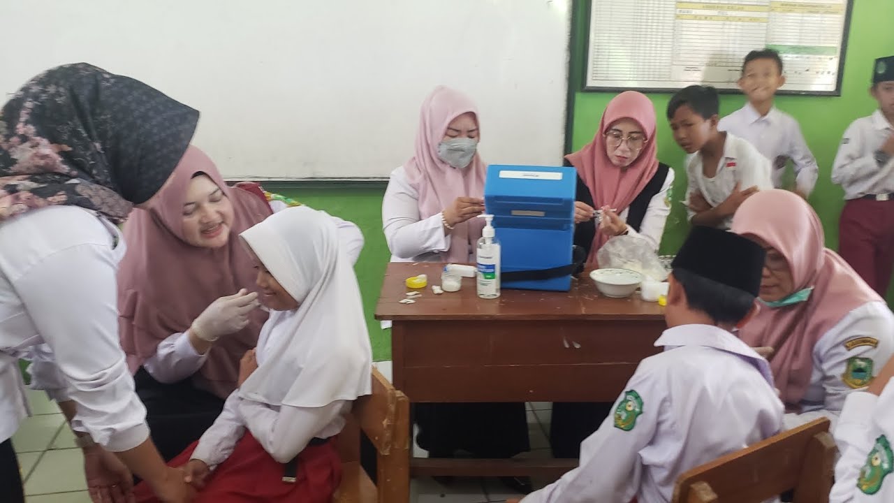 Imunisasi Td/Dt (Tetanus Diphteria) Kelas 1, 2 dan 5 @mipuikramatmulya