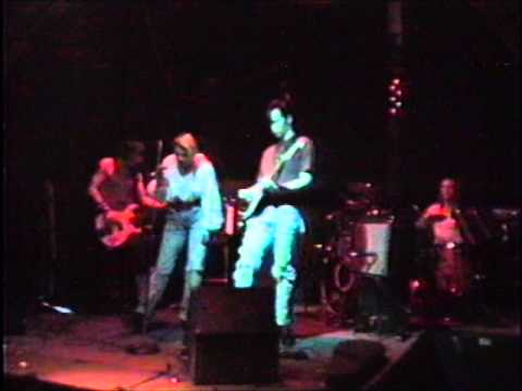 19930325 Dy've at The Colourbox in Seattle, song 1...