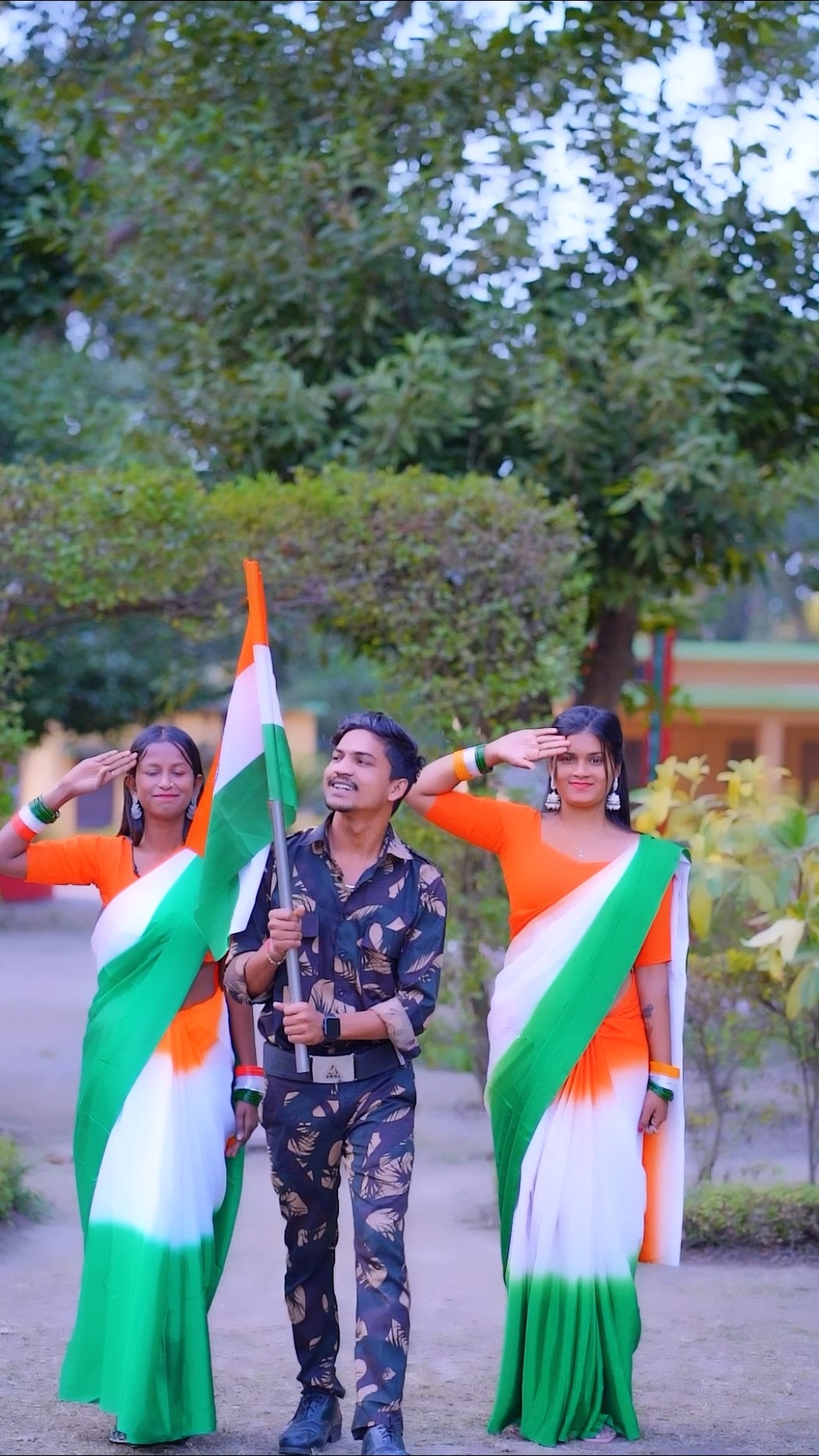 Tiranga jamin pr nhi hona chahiye