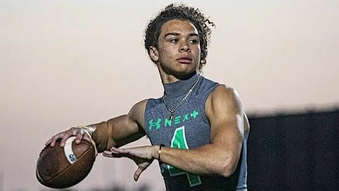 IMG Academy's (FL) 4-star quarterback Jayden Bradf...