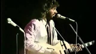 Bee Gees - Wind Of Change - Spirits Tour (good audio) chords