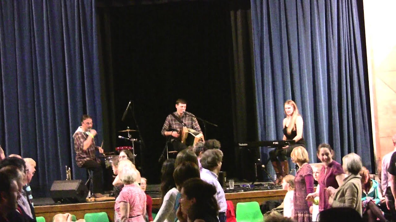 Watch Up the sides and down the middle - Liam Robinson Dance Band on YouTube Watch Up the sides and down the middle - Liam Robinson Dance Band on YouTube