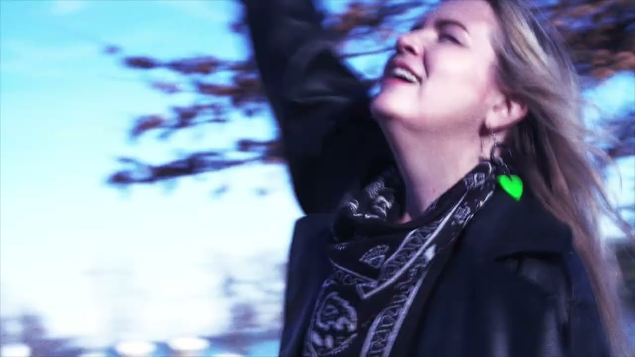在 YouTube 上觀看「Kendall Jane Meade - Stereo (Official Video)」 在 YouTube 上觀看「Kendall Jane Meade - Stereo (Official Video)」