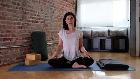 How to Sit Comfortably in Yoga Class