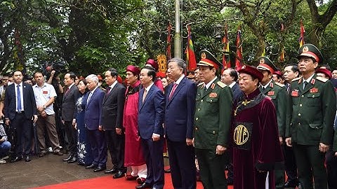 Chủ tịch nước Võ Văn Thưởng dâng hương tưởng niệm các Vua Hùng - Báo QĐND