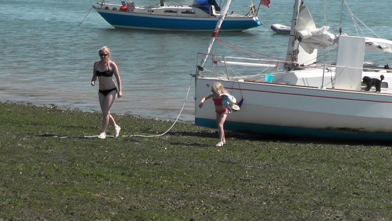 BEACHING OUR YACHT. EP28 Summer cruise 2015 pt9 Grounding our Red Fox trailer sailer on Osea Island