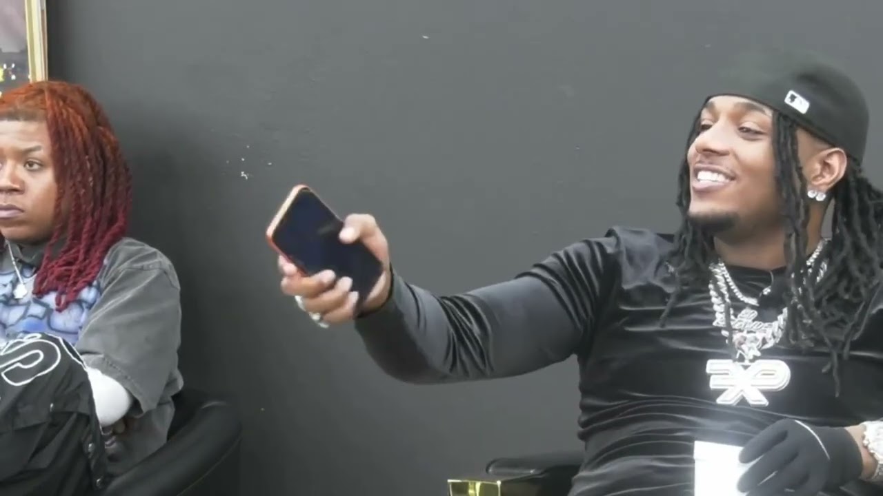 Deelo says he’ll sit with Mel