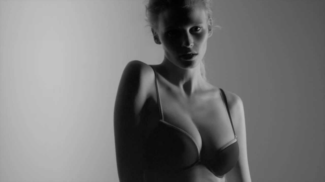 Calvin Klein Underwear Naked Glamour - Featuring Lara Stone