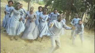 KWAYA HATARI SANA TZ WANACHEZA MPAKA MAVUMBINI