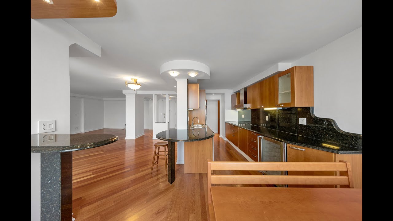 MASSIVE CONDO STUNNING VIEW OF THE HUDSON RIVER AND NEW YORK CITY