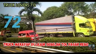 Truck merayap di lajur sebelah tol dari pasar rebo