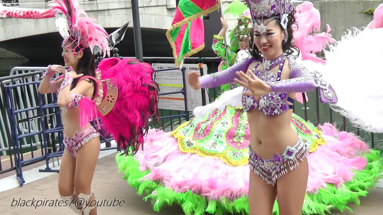 サンバのダンス SAMBA CARNIVAL (サンバカーニバル) - YouTube