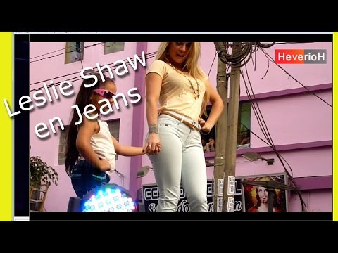 Desfile en GAMARRA 2014 Leslie Shaw en sexy JEANS