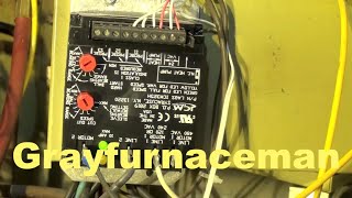 Low ambient fan control for the air conditioner