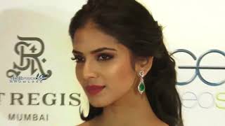 Shilpa Shettys Hugging & Praising Malavika Mohanan At Geospa Asispa India Awards 2018