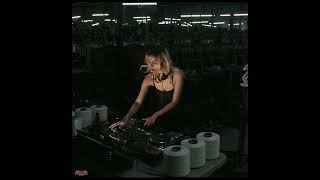Recorded an Acid house set in a textile factory, you ready for it !?