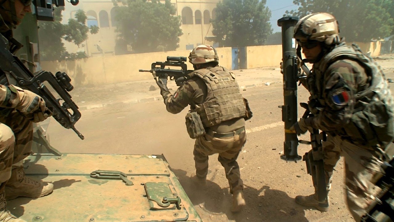 Охота на джихадистов в малийской пустыне (ранее не публиковавшиеся кадры)