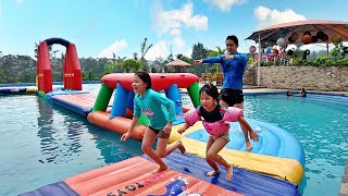 Ikut Harper Main Istana Balon Air, Lomba Lari, Main Perosotan Air Playground