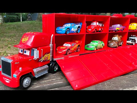 Finding Disney <strong>Pixar</strong> <strong>Cars</strong> in the Park | Miniature Cinematic Transport