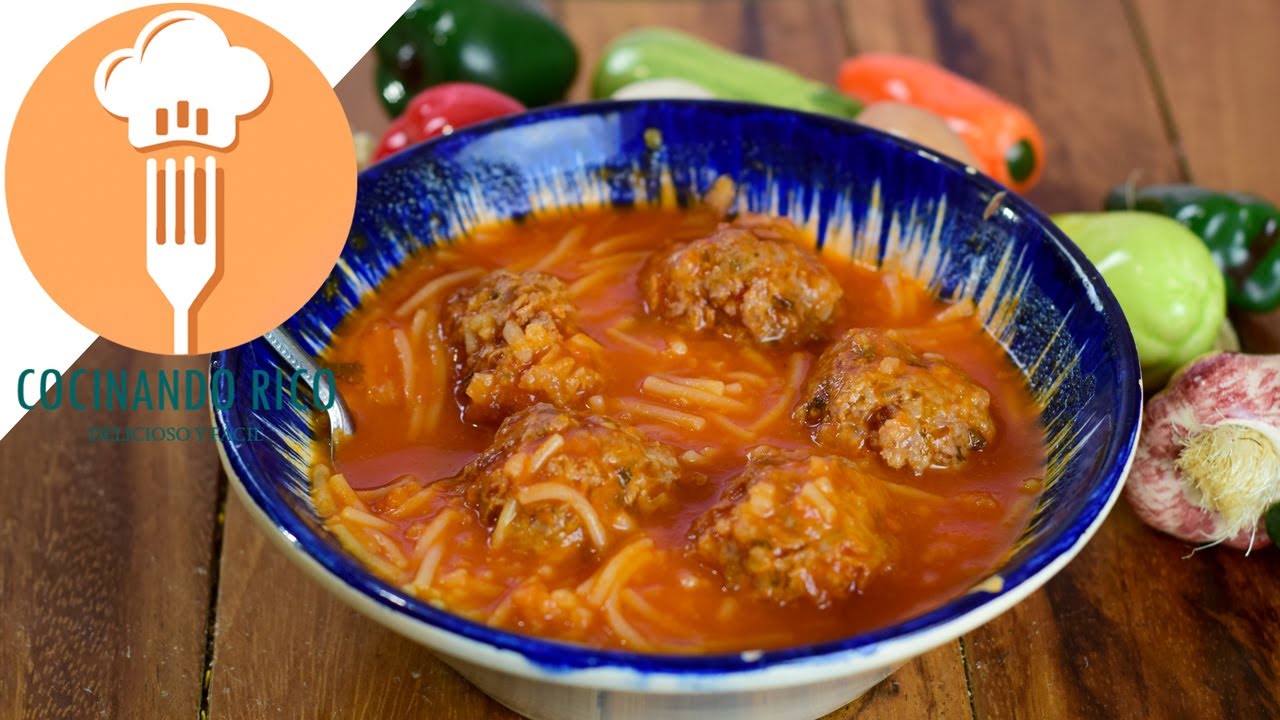 Sopita De Fideos con  Albondigas